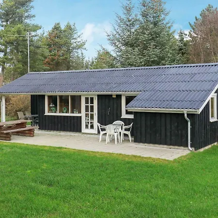 6 Person Holiday In S By *